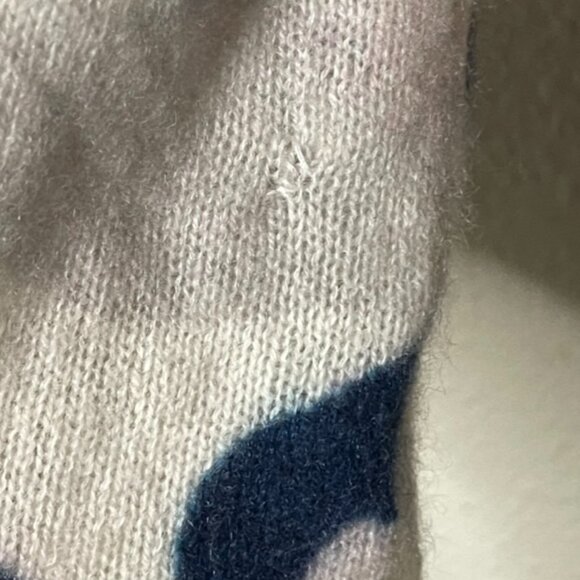 360 Cashmere | Theo Deep V Cashmere Sweater in Blue Chalk Camo Print - Picture 8 of 8